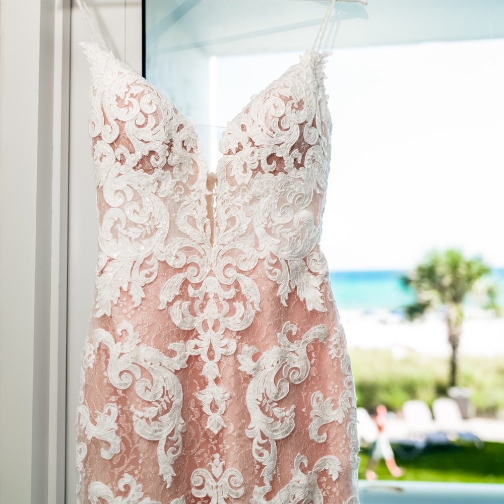 Wedding dress-Designer Maggie Sottero